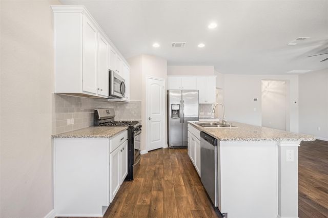 117 Cranbrook LN, Hutto, TX 78634
