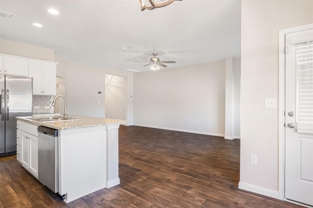 117 Cranbrook LN, Hutto, TX 78634