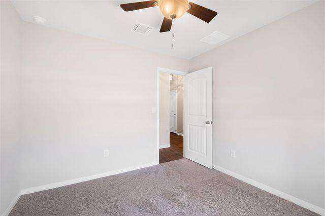 117 Cranbrook LN, Hutto, TX 78634