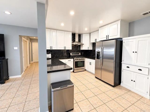 609 Spires Street, Vista, CA 92083
