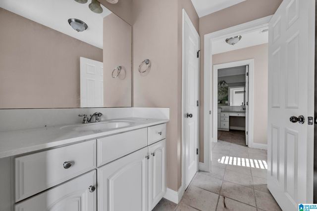 536 N LAKE COVE CIRCLE, Hoover, AL 35242