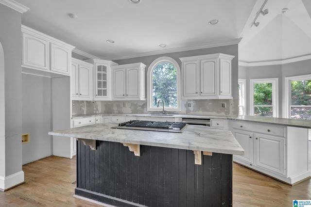536 N LAKE COVE CIRCLE, Hoover, AL 35242