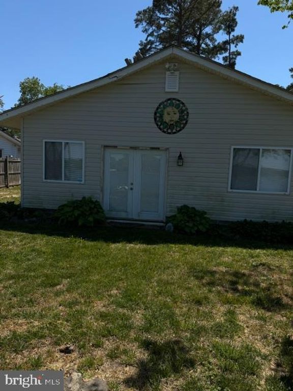 823 GREENFIELD POINT DR, Reedville, VA 22539