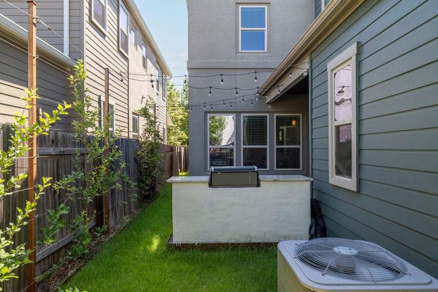 4506 Kocurek ST, Austin, TX 78723