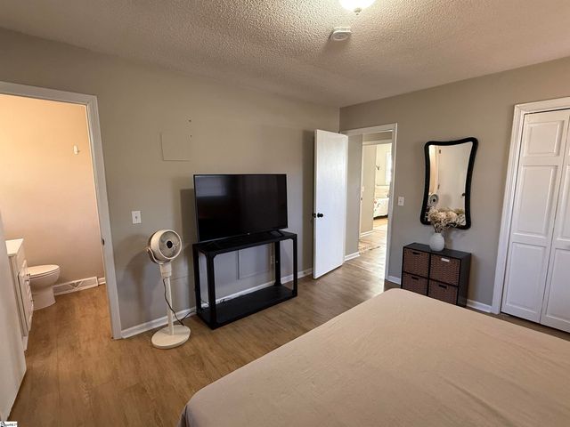 102 W Maple Street, Clinton, SC 29325