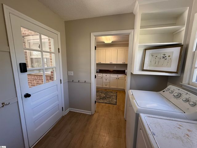 102 W Maple Street, Clinton, SC 29325