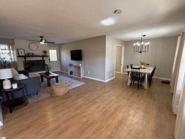 102 W Maple Street, Clinton, SC 29325