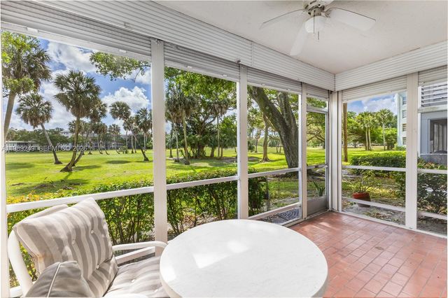 806 Cypress Grove Ln 111, Pompano Beach, FL 33069