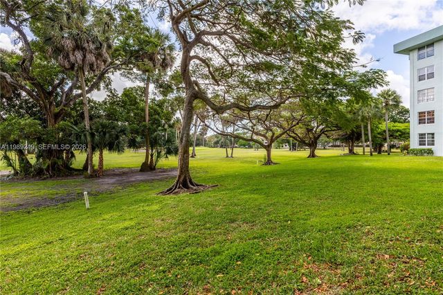 806 Cypress Grove Ln 111, Pompano Beach, FL 33069