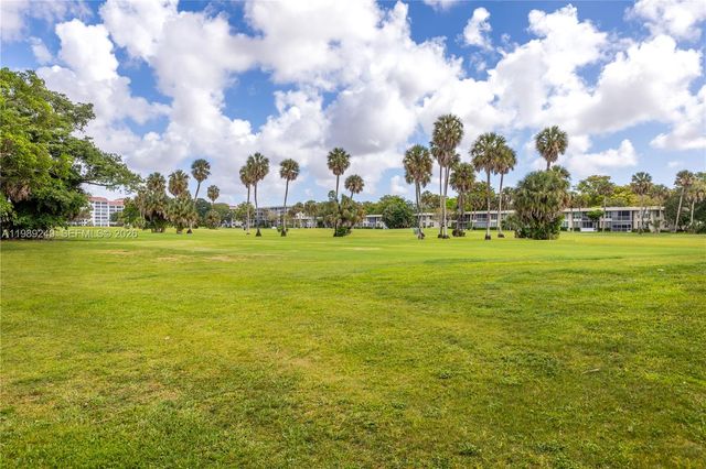 806 Cypress Grove Ln 111, Pompano Beach, FL 33069