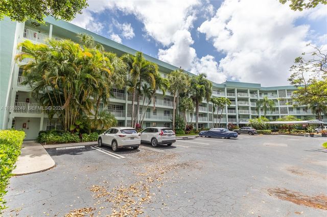 806 Cypress Grove Ln 111, Pompano Beach, FL 33069