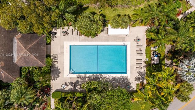 806 Cypress Grove Ln 111, Pompano Beach, FL 33069