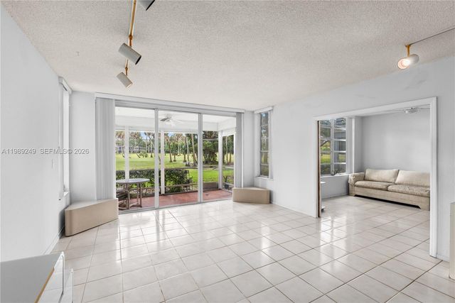 806 Cypress Grove Ln 111, Pompano Beach, FL 33069