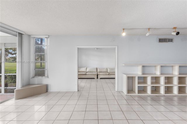 806 Cypress Grove Ln 111, Pompano Beach, FL 33069