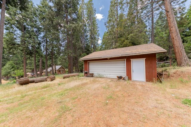 1998 Tienken Avenue, Camp Nelson, CA 93265