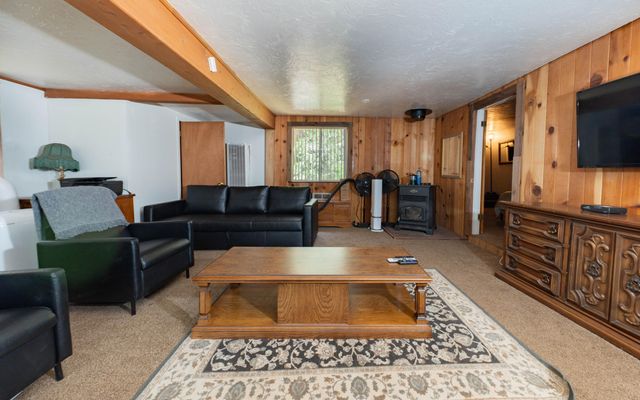 1998 Tienken Avenue, Camp Nelson, CA 93265