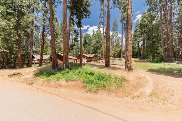 1998 Tienken Avenue, Camp Nelson, CA 93265
