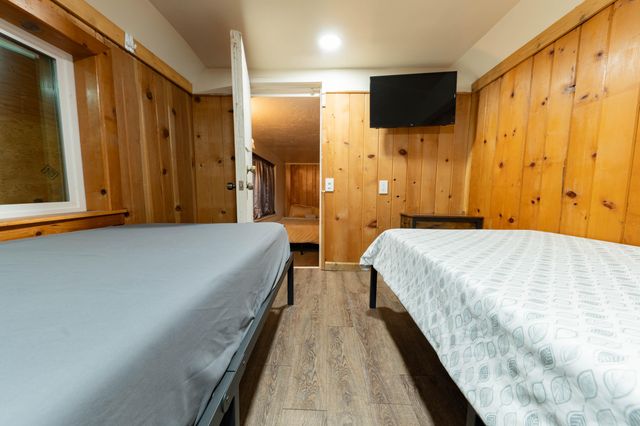 1998 Tienken Avenue, Camp Nelson, CA 93265