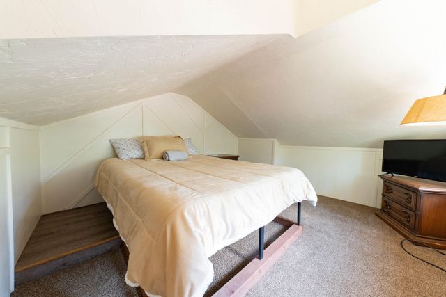 1998 Tienken Avenue, Camp Nelson, CA 93265