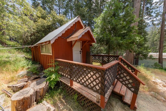 1998 Tienken Avenue, Camp Nelson, CA 93265