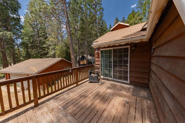 1998 Tienken Avenue, Camp Nelson, CA 93265