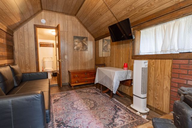 1998 Tienken Avenue, Camp Nelson, CA 93265