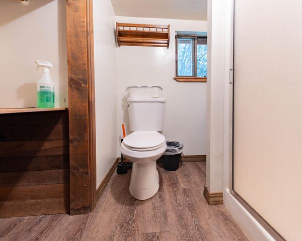 1998 Tienken Avenue, Camp Nelson, CA 93265