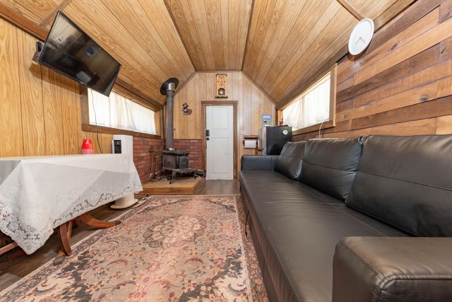 1998 Tienken Avenue, Camp Nelson, CA 93265