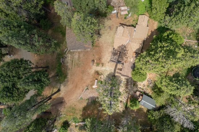 1998 Tienken Avenue, Camp Nelson, CA 93265
