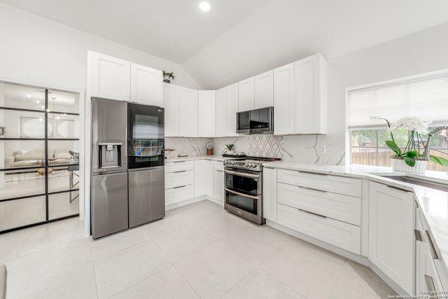 2204 Encino Cliff, San Antonio, TX 78259