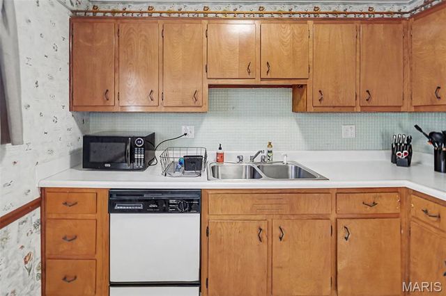 4832 Bambi Drive, Alton, IL 62002