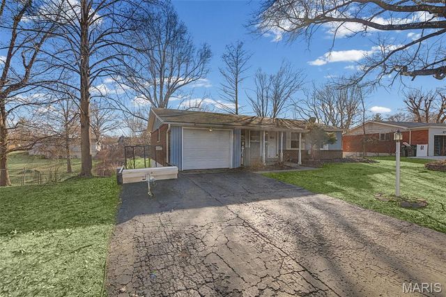 4832 Bambi Drive, Alton, IL 62002