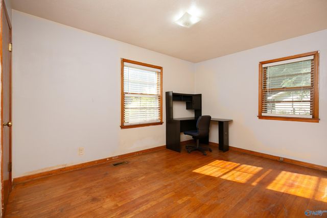 3210 Pulaski Pike NW, Huntsville, AL 35810