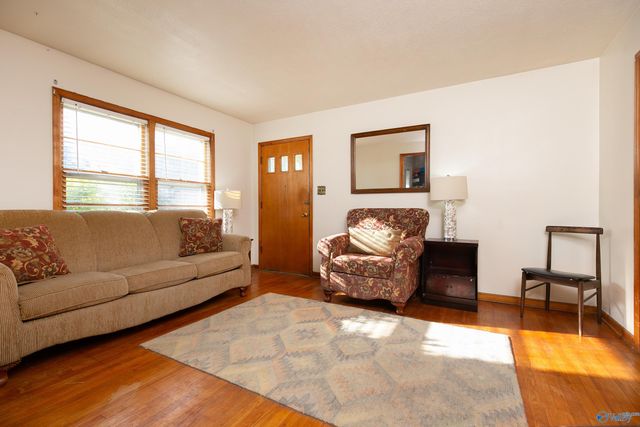 3210 Pulaski Pike NW, Huntsville, AL 35810
