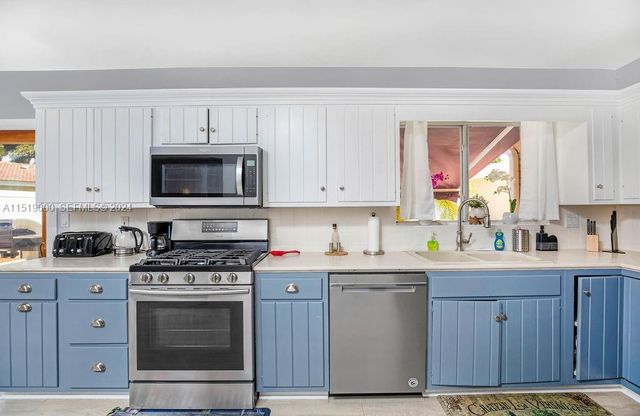 5320 NE 16th Terrace, Fort Lauderdale, FL 33334