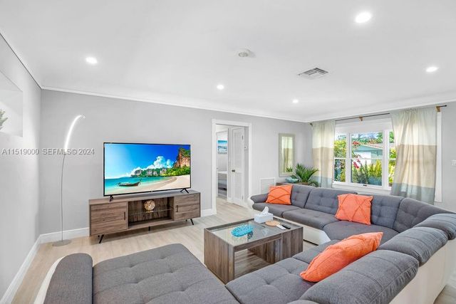 5320 NE 16th Terrace, Fort Lauderdale, FL 33334