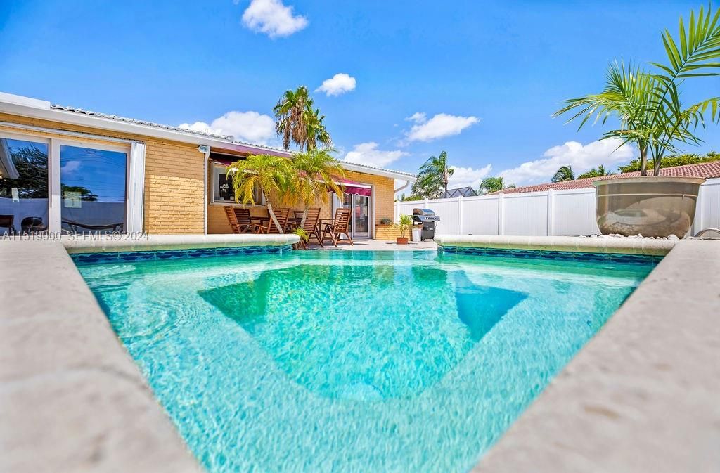 5320 NE 16th Terrace, Fort Lauderdale, FL 33334