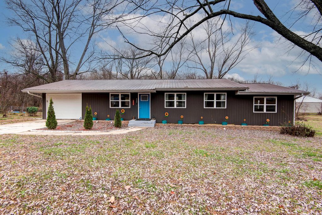 309 Southview Avenue, Ava, MO 65608