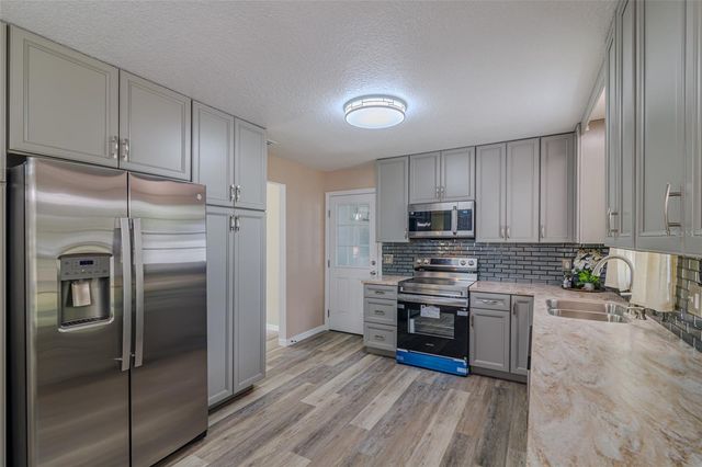6875 NE 25TH AVENUE, Ocala, FL 34479