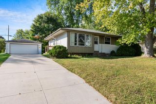 163 E Beutel ROAD, Port Washington, WI 53074