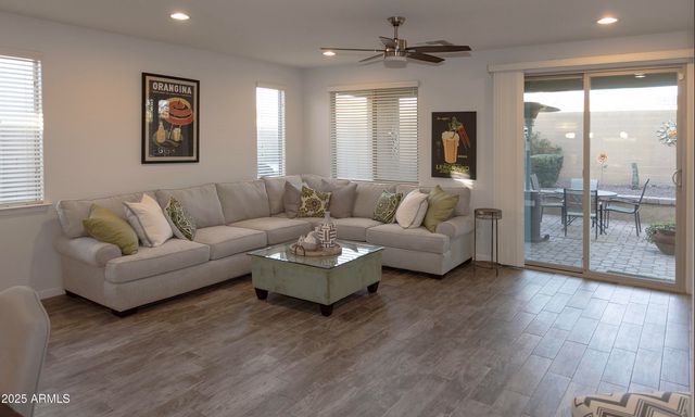 27039 N 75th Drive, Peoria, AZ 85383