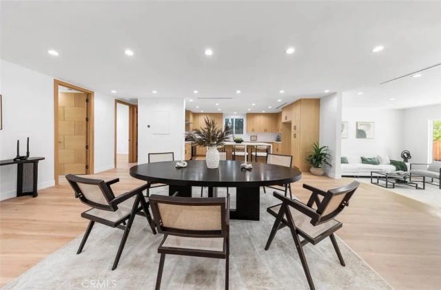 8369 Vine Valley, Los Angeles, CA 91352
