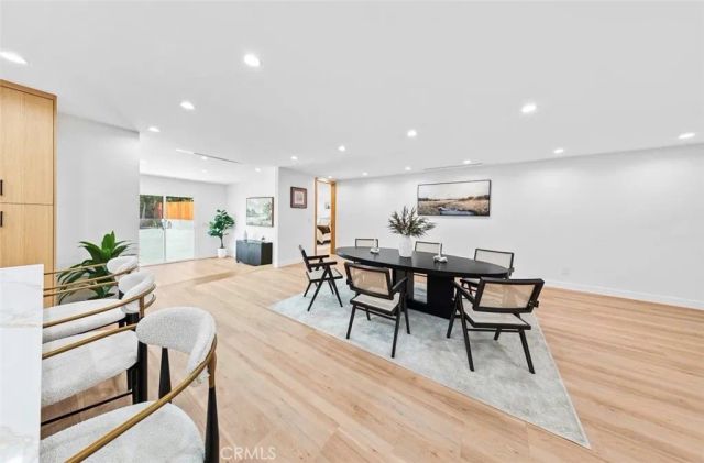 8369 Vine Valley, Los Angeles, CA 91352