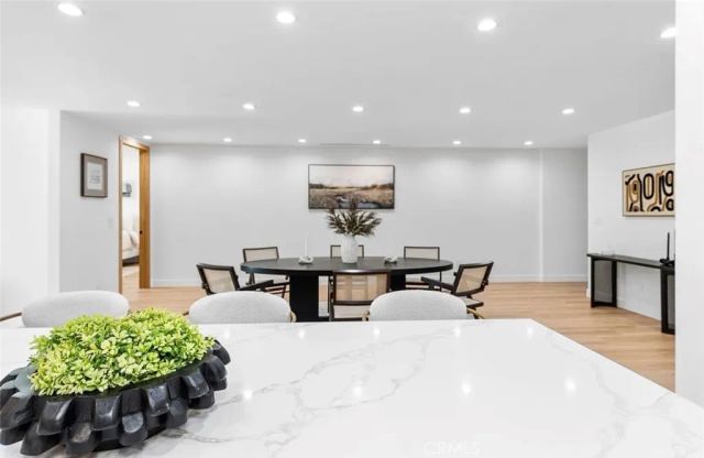 8369 Vine Valley, Los Angeles, CA 91352
