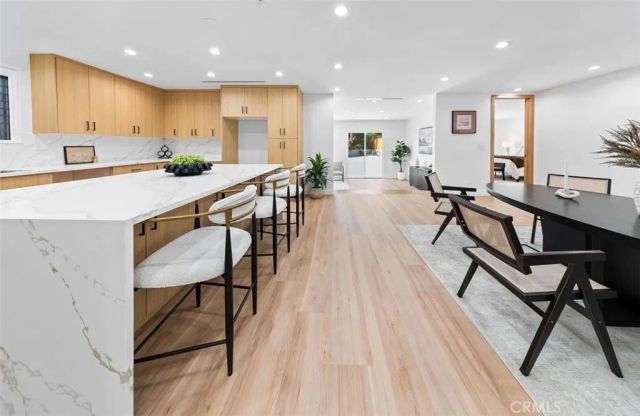 8369 Vine Valley, Los Angeles, CA 91352