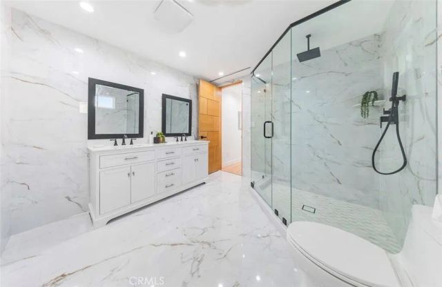 8369 Vine Valley, Los Angeles, CA 91352
