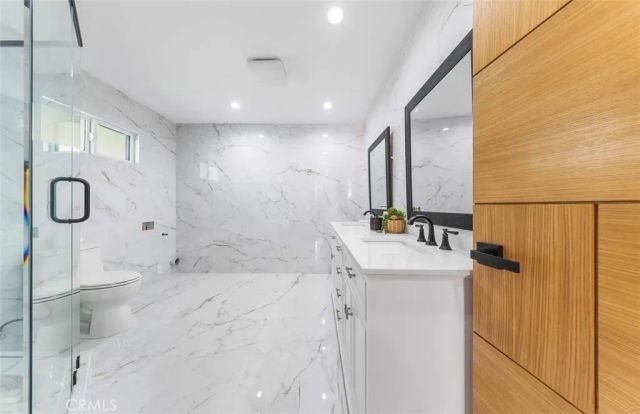 8369 Vine Valley, Los Angeles, CA 91352