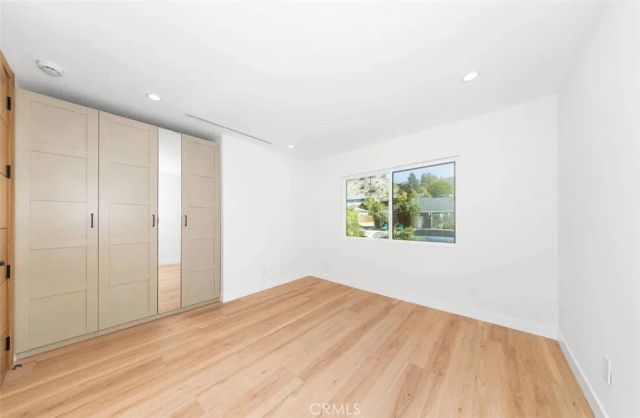8369 Vine Valley, Los Angeles, CA 91352