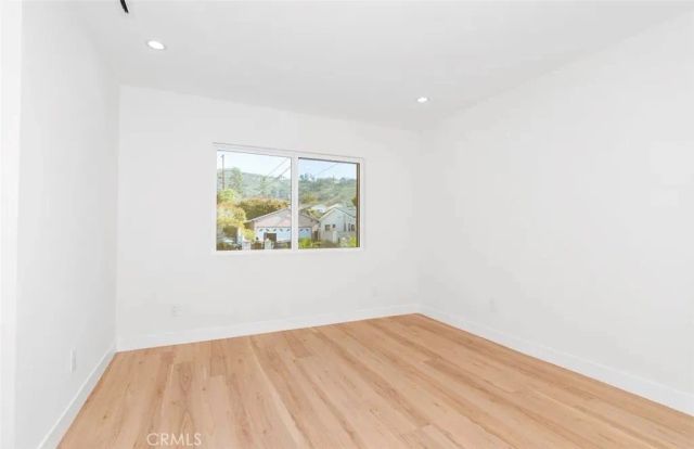 8369 Vine Valley, Los Angeles, CA 91352