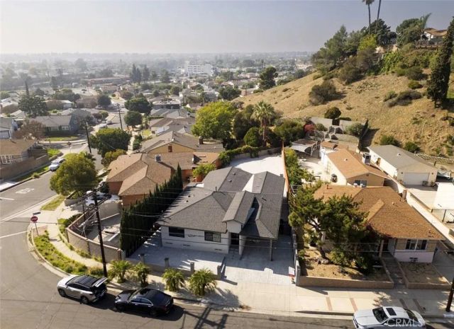 8369 Vine Valley, Los Angeles, CA 91352